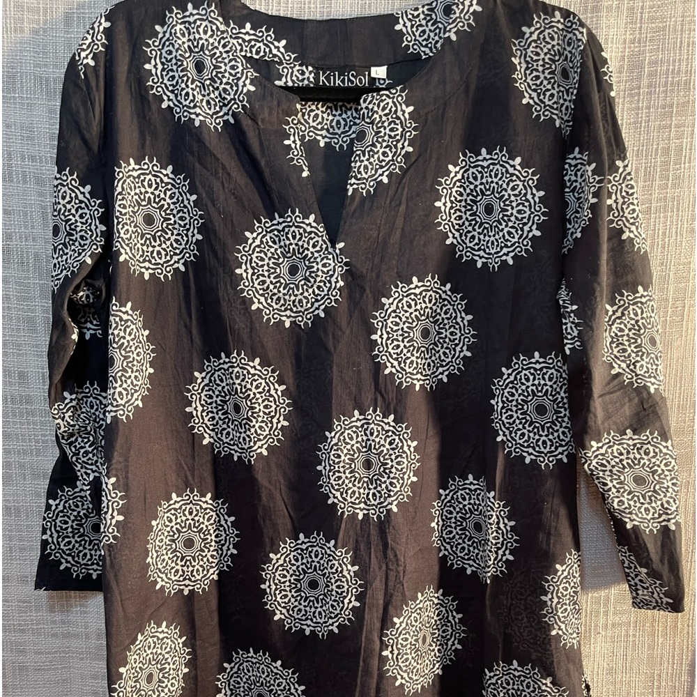 Kiki sol black and white geometric tunic, beach coverup
